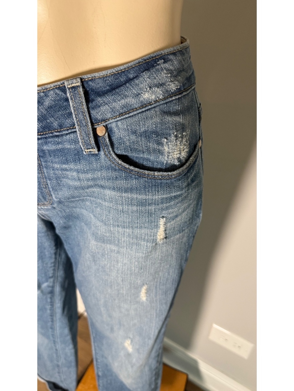 PAIGE Women's Cropped Jimmy Jimmy Denim Jeans with Distressed Detailing - Picture 5 of 10
